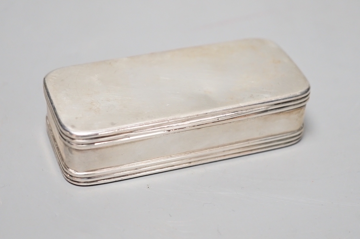 A George III silver rectangular snuff box, Cornelius Bland, London, 1799, 8cm.